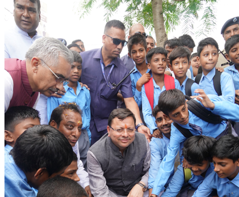 मुख्यमंत्री श्री पुष्कर सिंह धामी ने श्री गुरूराम राय इंटर कॉलेज, मोथरोवाला, देहरादून में उत्तराखण्ड के लोकपर्व ’हरेला’ के उपलक्ष्य में आयोजित वृक्षारोपण कार्यक्रम में प्रतिभाग किया।